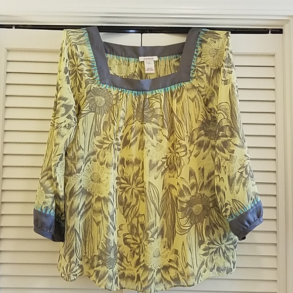 Sundance Tops - SUNDANCE 100% Silk yellow, gray blouse with liner